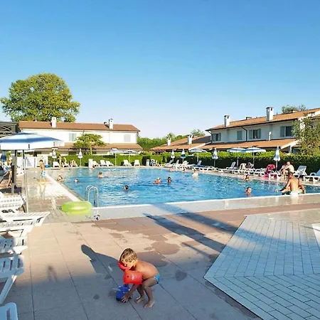 Daire Terraced House In The Ca' Del Pino Complex With Communal Pool In Bibione